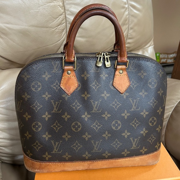 Authentic Louis Vuitton ALMA pm monogram - Picture 2 of 13